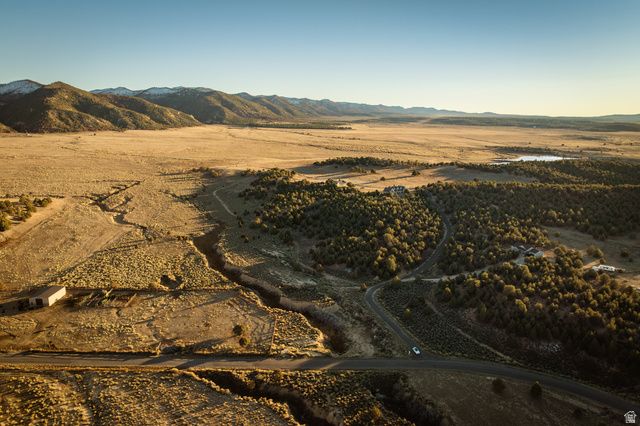 2250 E PAUNSAUGUNT DR, Hatch, UT 84735