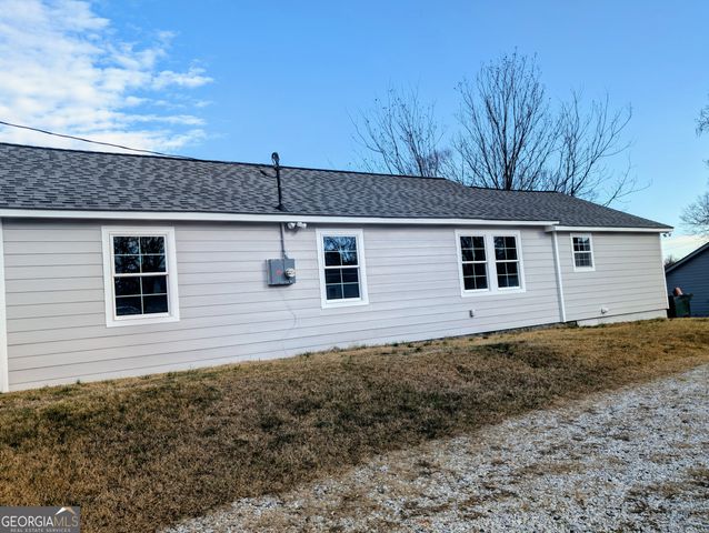 481 W Currahee Street, Toccoa, GA 30577