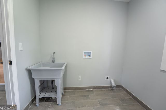 481 W Currahee Street, Toccoa, GA 30577