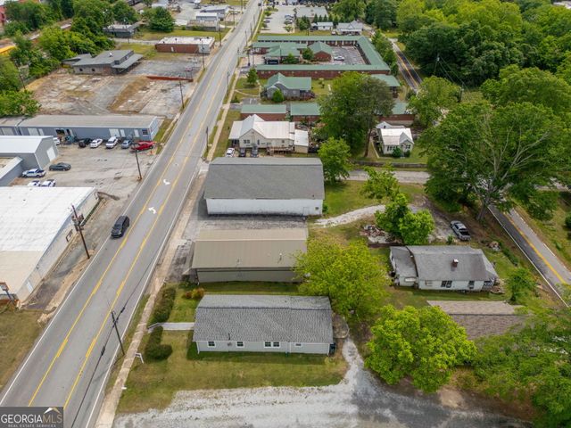 481 W Currahee Street, Toccoa, GA 30577