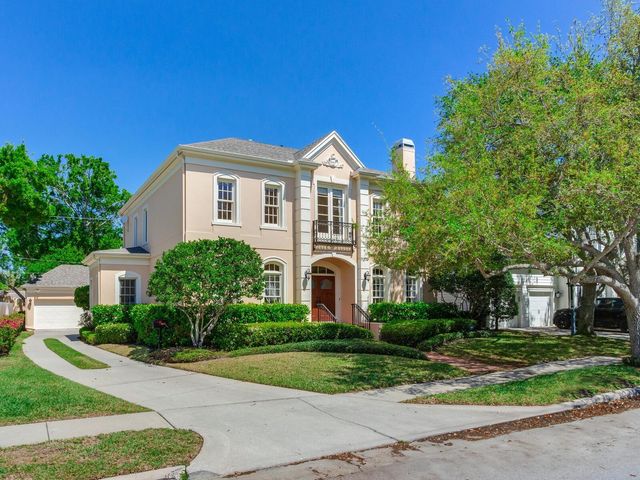 2927 W BAYSHORE COURT, Tampa, FL 33611