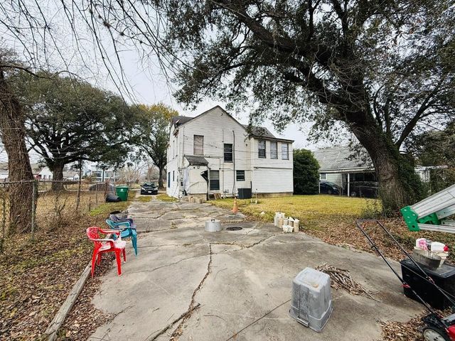 6641 Burkett Street, Houston, TX 77021