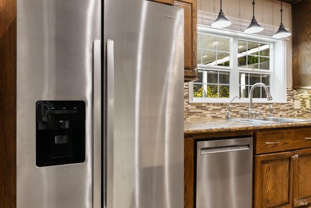 2717 Buckingham Dr, Kelseyville, CA 95451