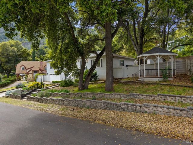 2717 Buckingham Dr, Kelseyville, CA 95451