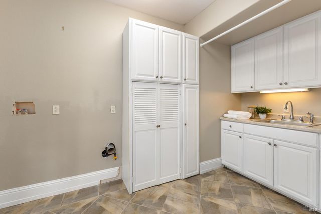 2717 Buckingham Dr, Kelseyville, CA 95451