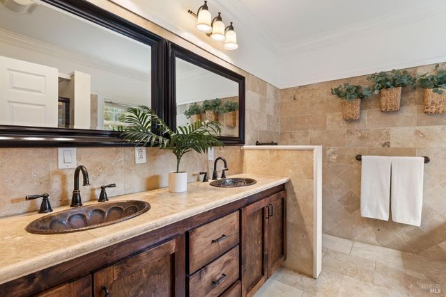 2717 Buckingham Dr, Kelseyville, CA 95451