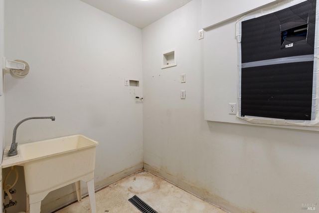 2717 Buckingham Dr, Kelseyville, CA 95451