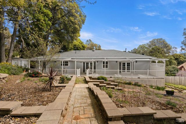 2717 Buckingham Dr, Kelseyville, CA 95451