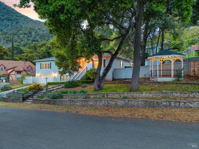 2717 Buckingham Dr, Kelseyville, CA 95451