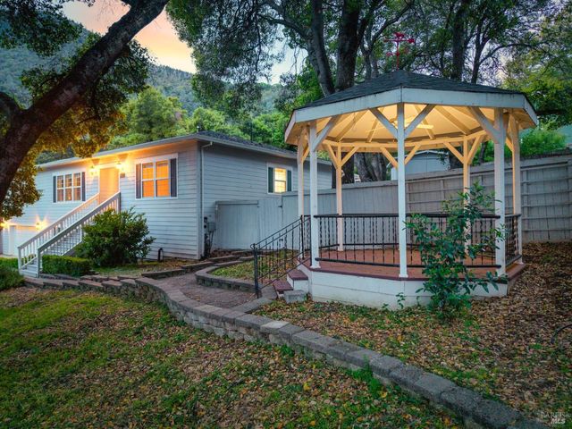 2717 Buckingham Dr, Kelseyville, CA 95451