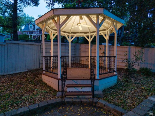 2717 Buckingham Dr, Kelseyville, CA 95451