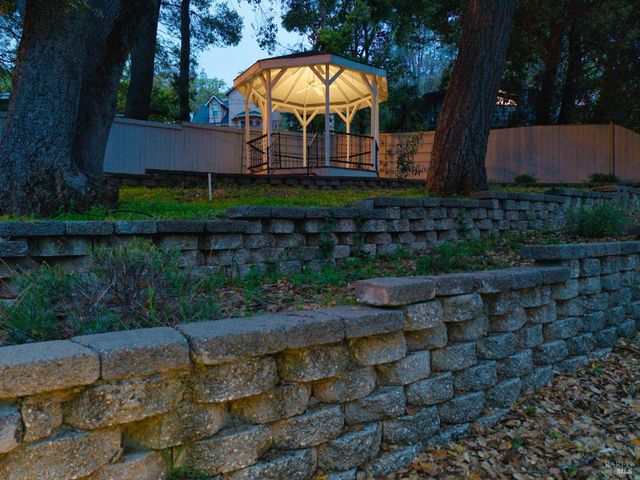 2717 Buckingham Dr, Kelseyville, CA 95451