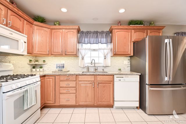 15705 Laramie Avenue, Oak Forest, IL 60452