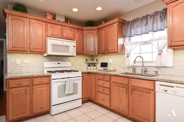 15705 Laramie Avenue, Oak Forest, IL 60452