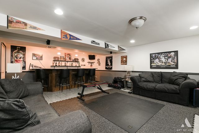 15705 Laramie Avenue, Oak Forest, IL 60452