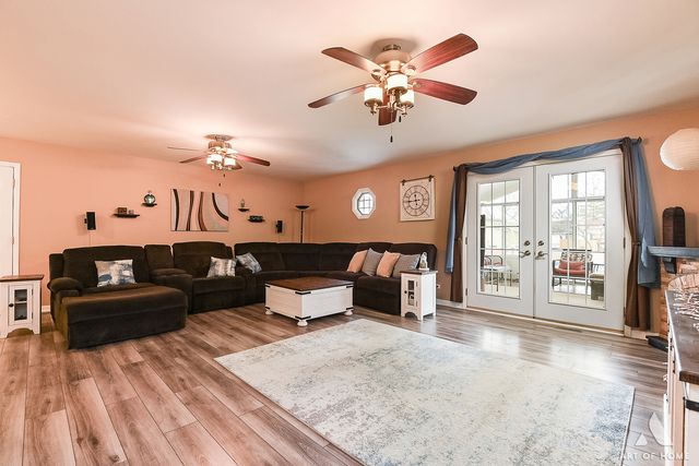 15705 Laramie Avenue, Oak Forest, IL 60452