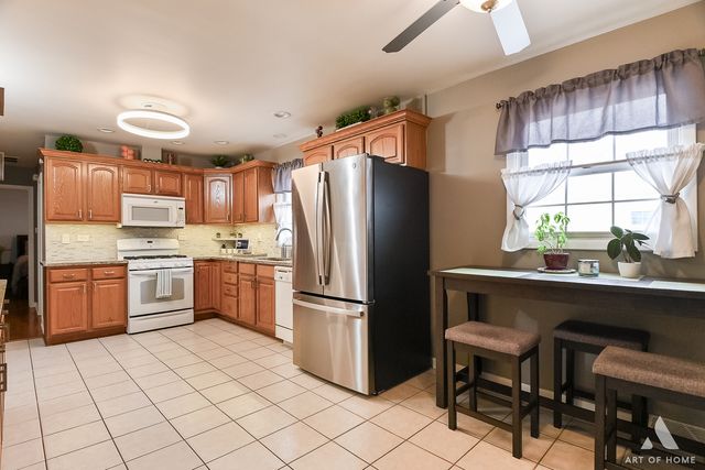 15705 Laramie Avenue, Oak Forest, IL 60452