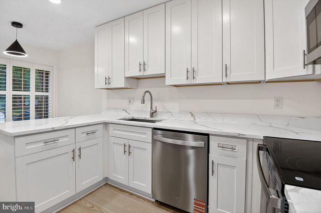 2236 CARTWRIGHT PL, Herndon, VA 20191