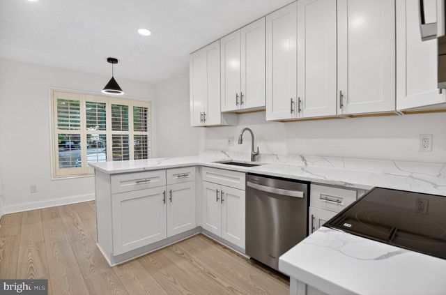2236 CARTWRIGHT PL, Herndon, VA 20191