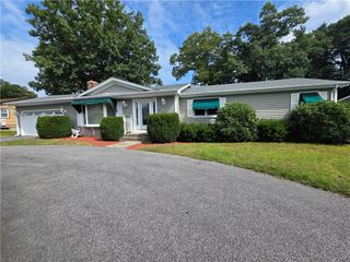 19 Roger Williams Drive, Smithfield, RI 02828