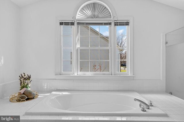 9910 RUSTIC RAIL LN, Vienna, VA 22181