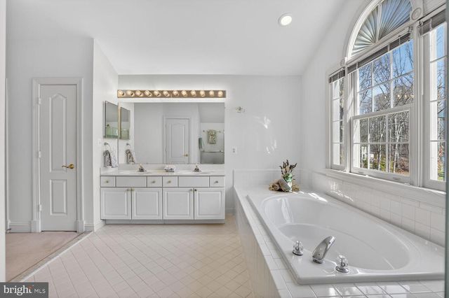 9910 RUSTIC RAIL LN, Vienna, VA 22181