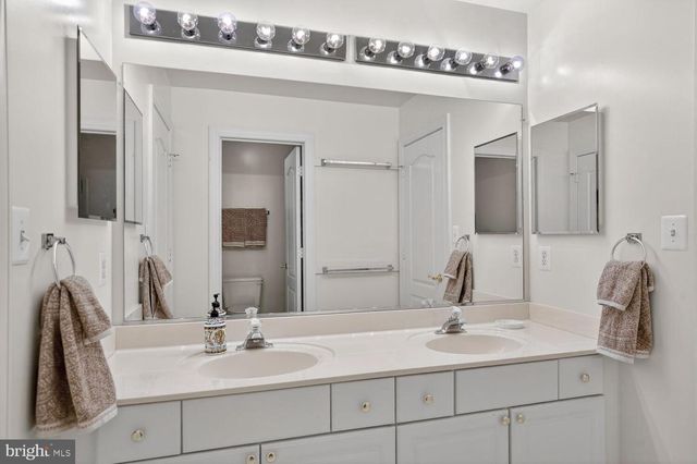 9910 RUSTIC RAIL LN, Vienna, VA 22181