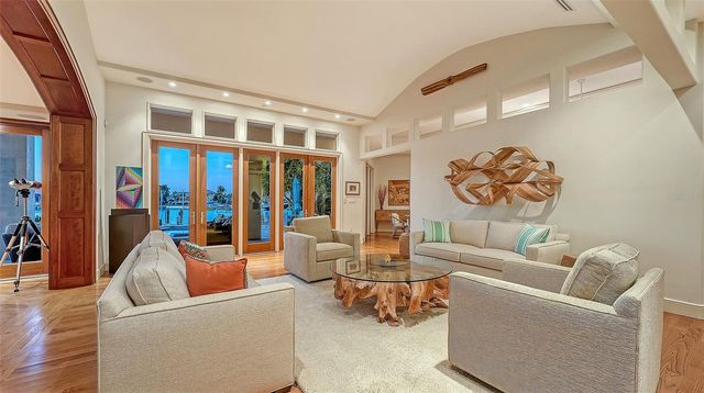 316 W ROYAL FLAMINGO DRIVE, Sarasota, FL 34236