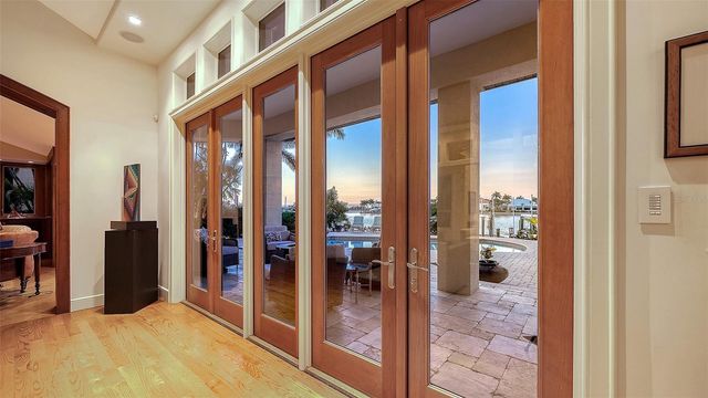 316 W ROYAL FLAMINGO DRIVE, Sarasota, FL 34236