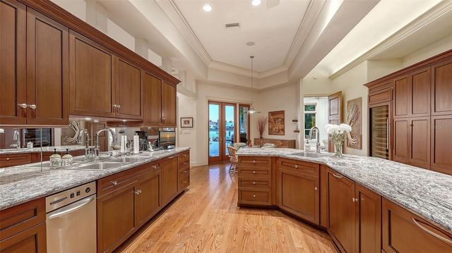 316 W ROYAL FLAMINGO DRIVE, Sarasota, FL 34236