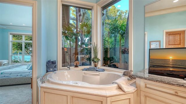 316 W ROYAL FLAMINGO DRIVE, Sarasota, FL 34236