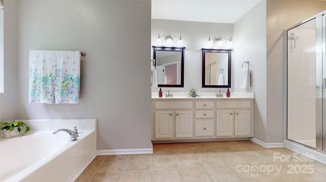 9511 Yearwood Lane, Charlotte, NC 28214