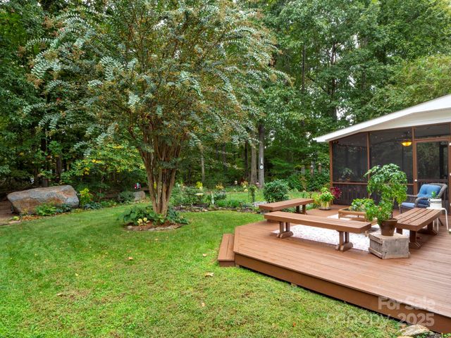 9511 Yearwood Lane, Charlotte, NC 28214