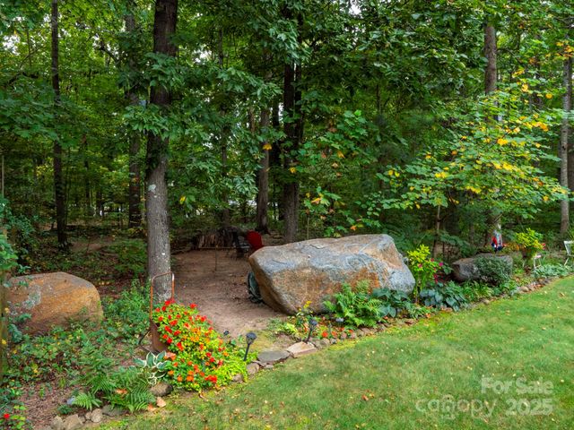 9511 Yearwood Lane, Charlotte, NC 28214