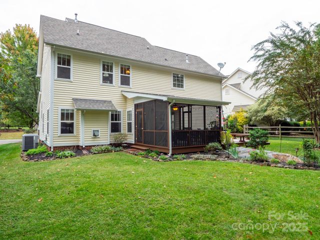 9511 Yearwood Lane, Charlotte, NC 28214
