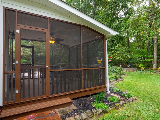 9511 Yearwood Lane, Charlotte, NC 28214