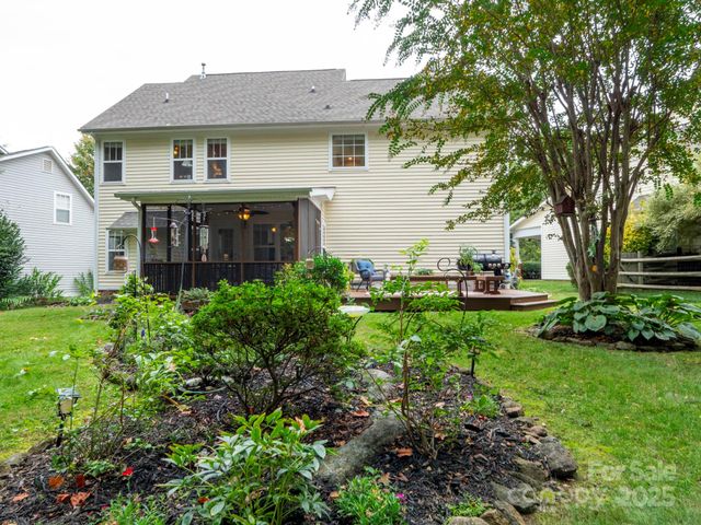 9511 Yearwood Lane, Charlotte, NC 28214