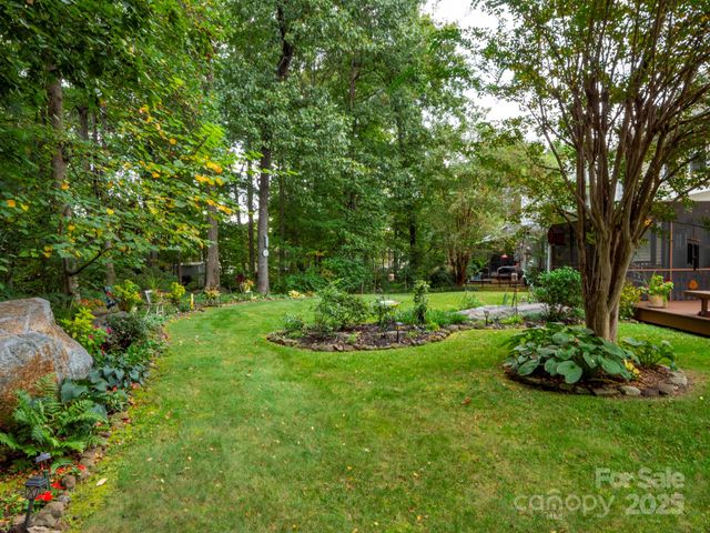 9511 Yearwood Lane, Charlotte, NC 28214