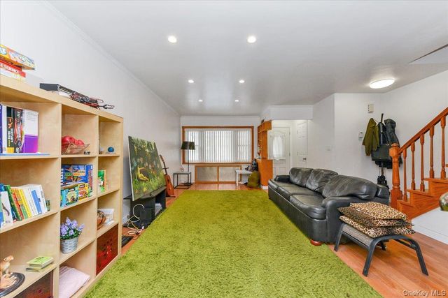 195-31 39 Avenue, Flushing, NY 11358