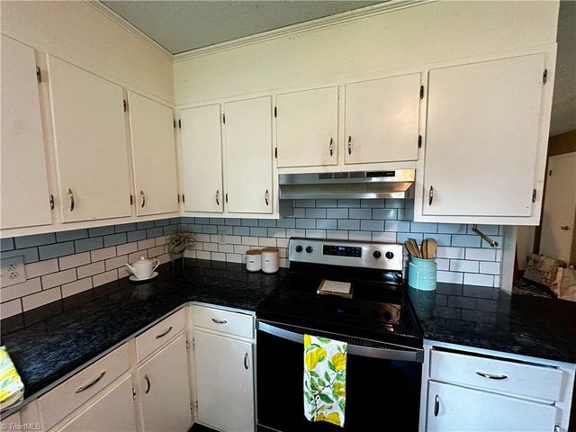 401 martin luther king Drive, Thomasville, NC 27360