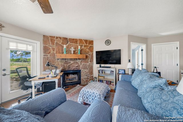 16020 Fm 463, Lytle, TX 78052