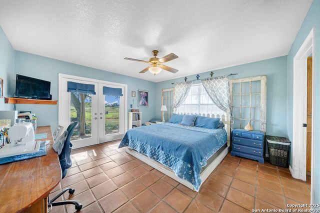 16020 Fm 463, Lytle, TX 78052