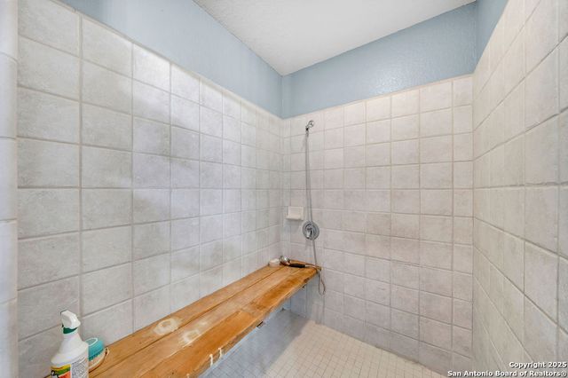 16020 Fm 463, Lytle, TX 78052