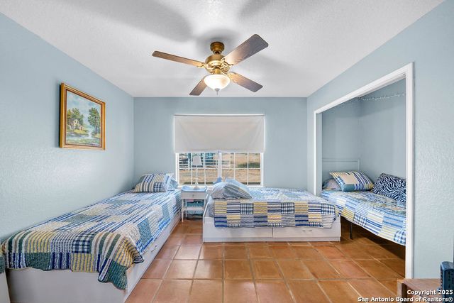 16020 Fm 463, Lytle, TX 78052