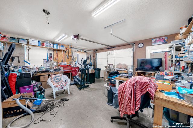 16020 Fm 463, Lytle, TX 78052