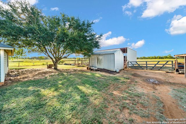 16020 Fm 463, Lytle, TX 78052