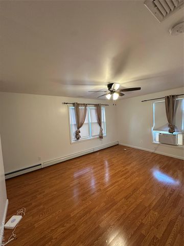 12 Green Lane, Levittown, NY 11756