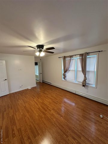 12 Green Lane, Levittown, NY 11756