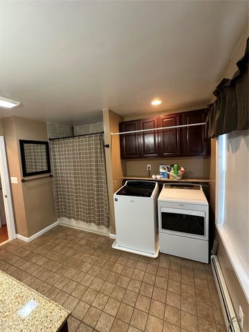 12 Green Lane, Levittown, NY 11756