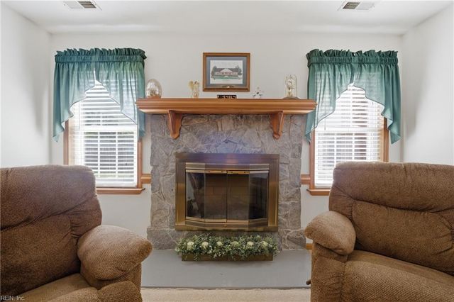 322 Faulk RD, Norfolk, VA 23502
